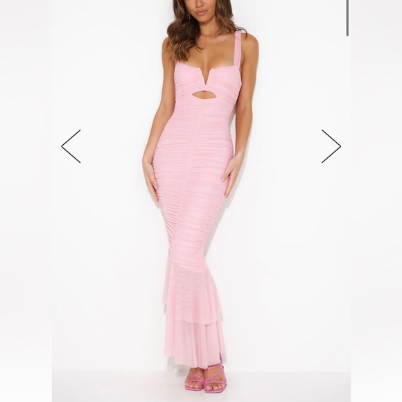Hello Molly Dresses & Skirts - Hello Molly Pink Dress 🎀